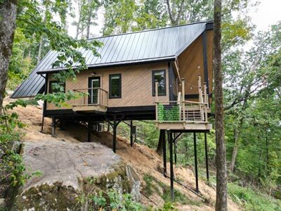 Cabin overlooking a lake